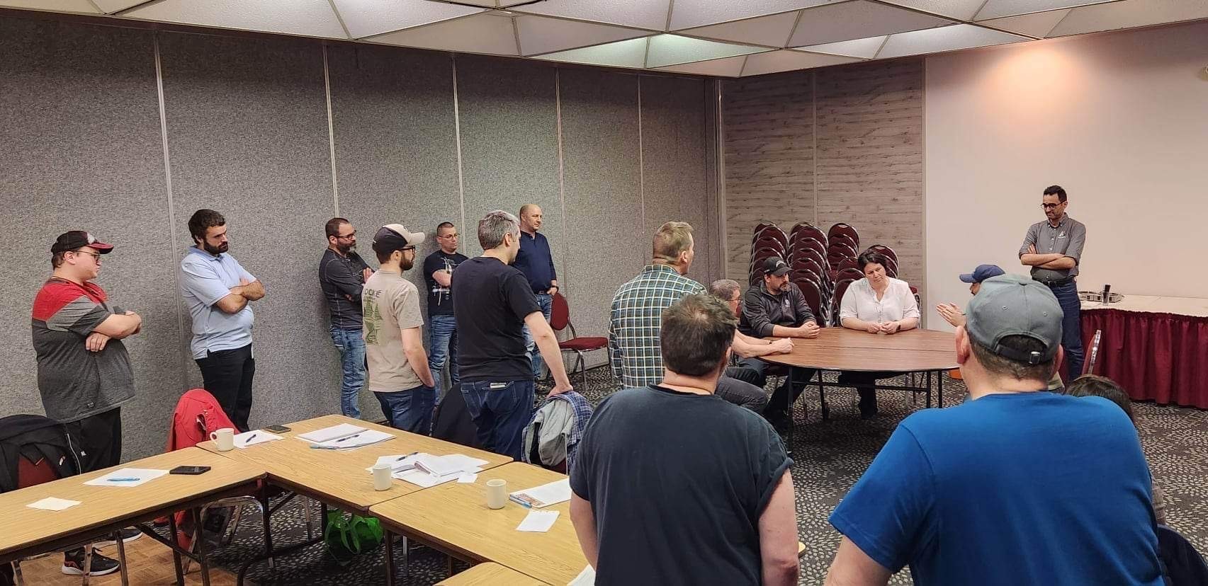 Activité de jeu de rôle et de mise en situation pendant une formation de Mosaïca.