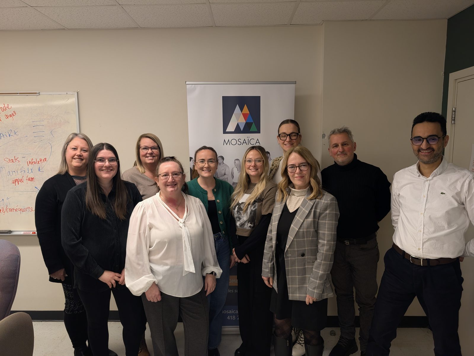 Groupe réuni avec Mosaïca à la suite d’une activité de développement professionnel
